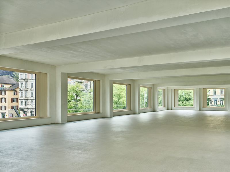 2226 Hybrid Sanierung Universitätstrasse Zürich – Stützenfreier Grundriss erlauben hohe Nutzungsvielfalt und Adaptierbarkeit – Jürg Zimmermann